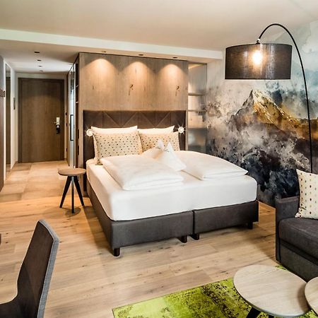 Alpine Luxury Spa Resort Schwarzenstein Lutago Bagian luar foto