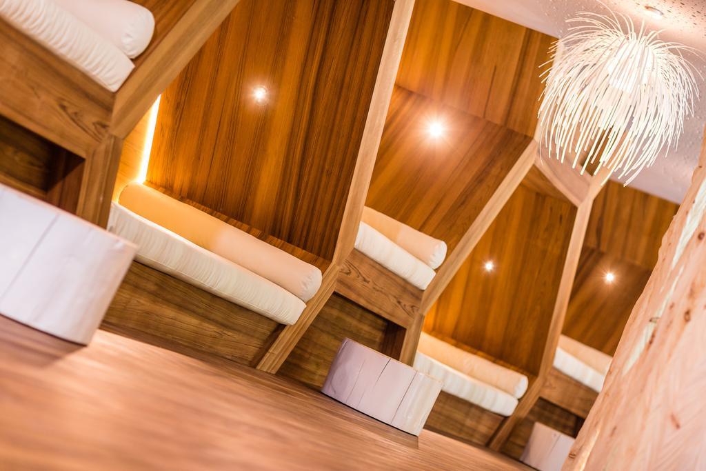 Alpine Luxury Spa Resort Schwarzenstein Lutago Bagian luar foto