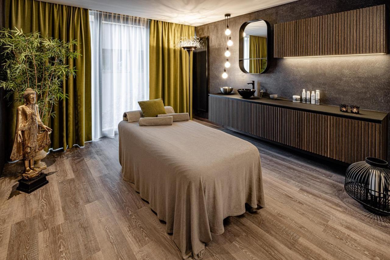 Alpine Luxury Spa Resort Schwarzenstein Lutago Bagian luar foto