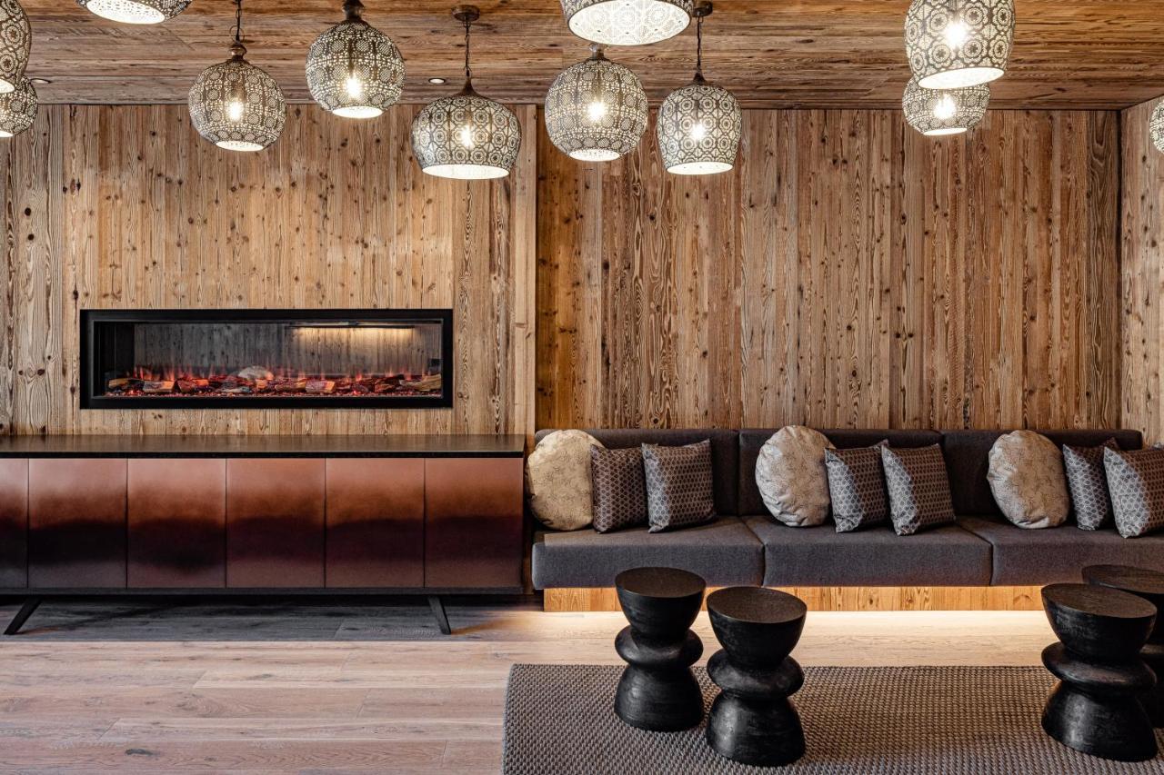 Alpine Luxury Spa Resort Schwarzenstein Lutago Bagian luar foto