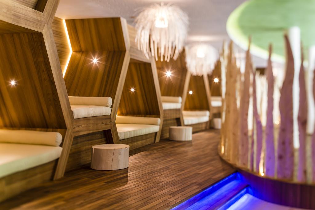 Alpine Luxury Spa Resort Schwarzenstein Lutago Bagian luar foto