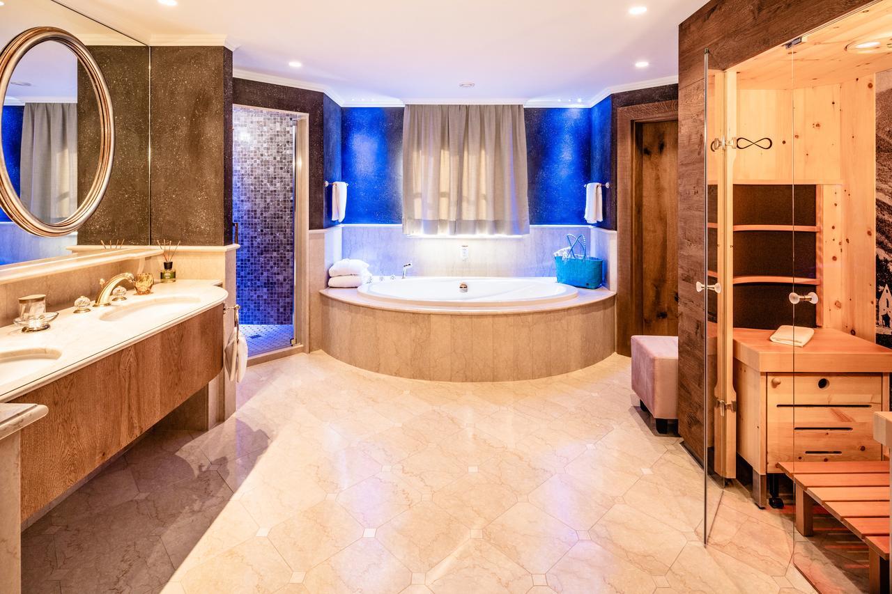 Alpine Luxury Spa Resort Schwarzenstein Lutago Bagian luar foto