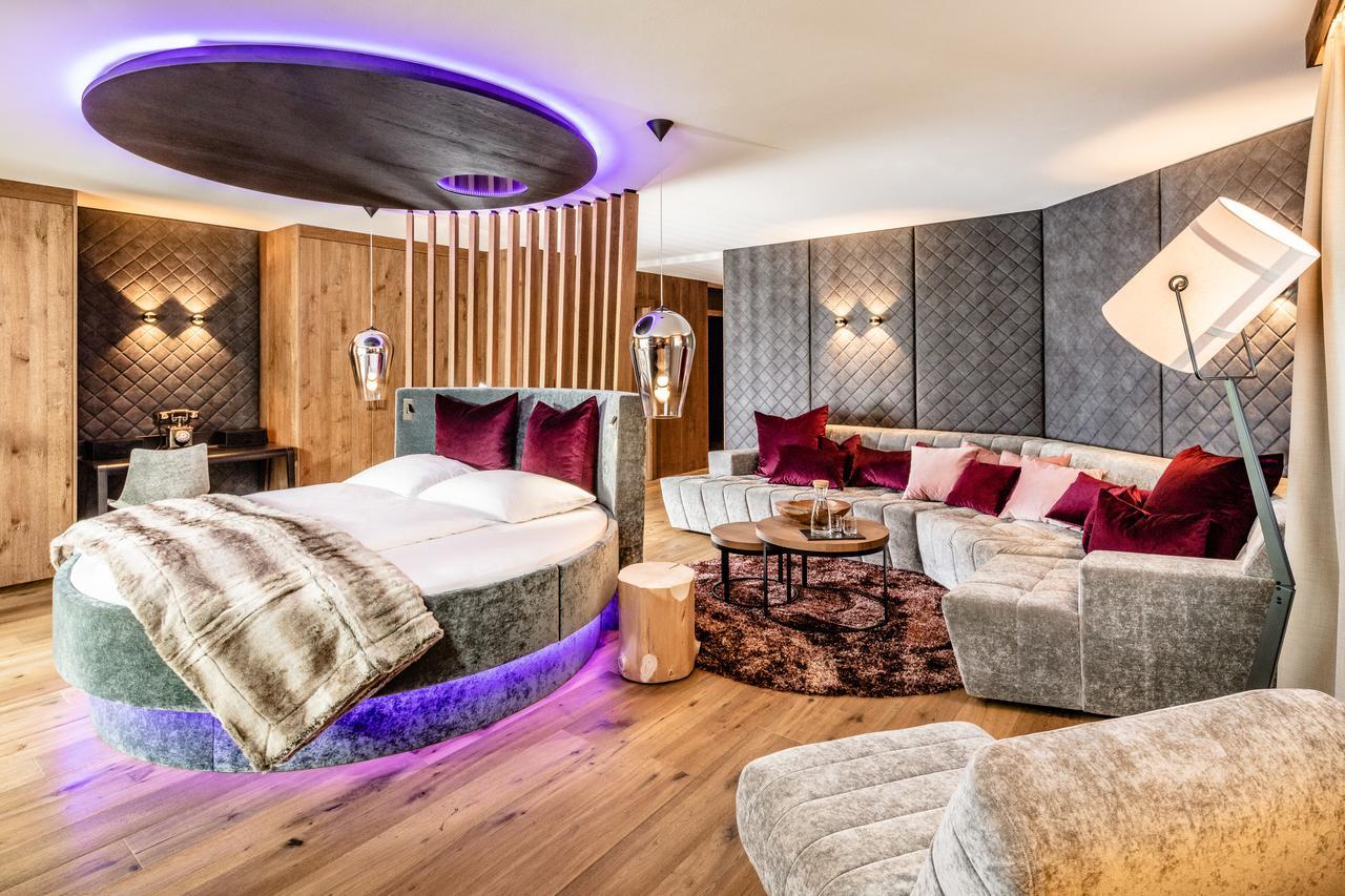 Alpine Luxury Spa Resort Schwarzenstein Lutago Bagian luar foto