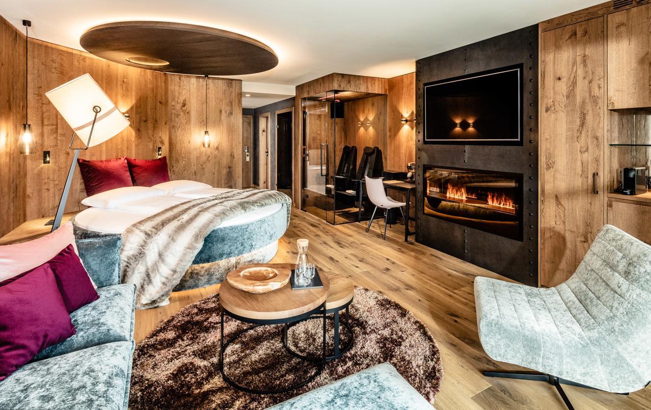 Alpine Luxury Spa Resort Schwarzenstein Lutago Bagian luar foto