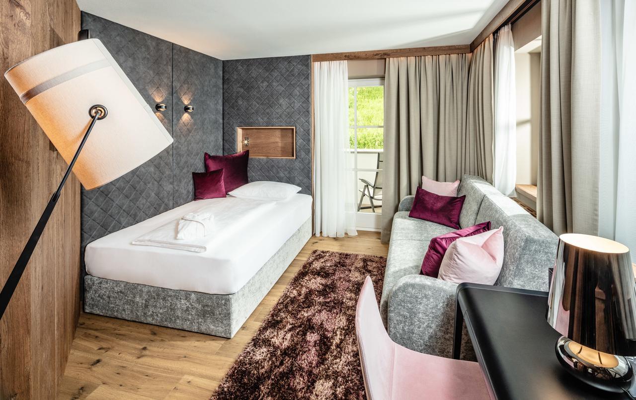 Alpine Luxury Spa Resort Schwarzenstein Lutago Bagian luar foto